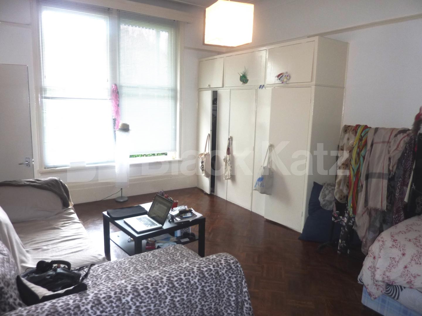 			NEW INSTRUCTION!, Studio Apartment, 1 bath, 1 reception Flat			 Carleton Road, TUFNELL PARK 